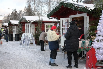 Myyntikojut Mynämäen torilla